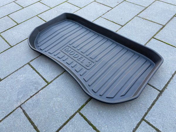 Tesla Model 3 small frunk måtte - beskyttelsesmåtte til alle slags vejr - stribe design - M3 2021 / 2022 / 2023